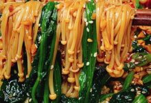 解饞減脂餐!酸辣開胃又下飯的菠菜拌金針菇-哎呀美食館
