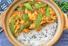 青椒雞蛋蓋飯-哎呀美食館