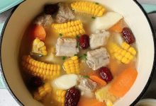 連吃三碗的玉米山藥排骨湯-哎呀美食館